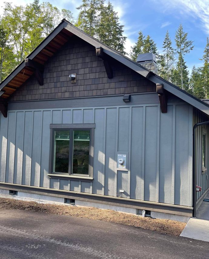 siding custom home